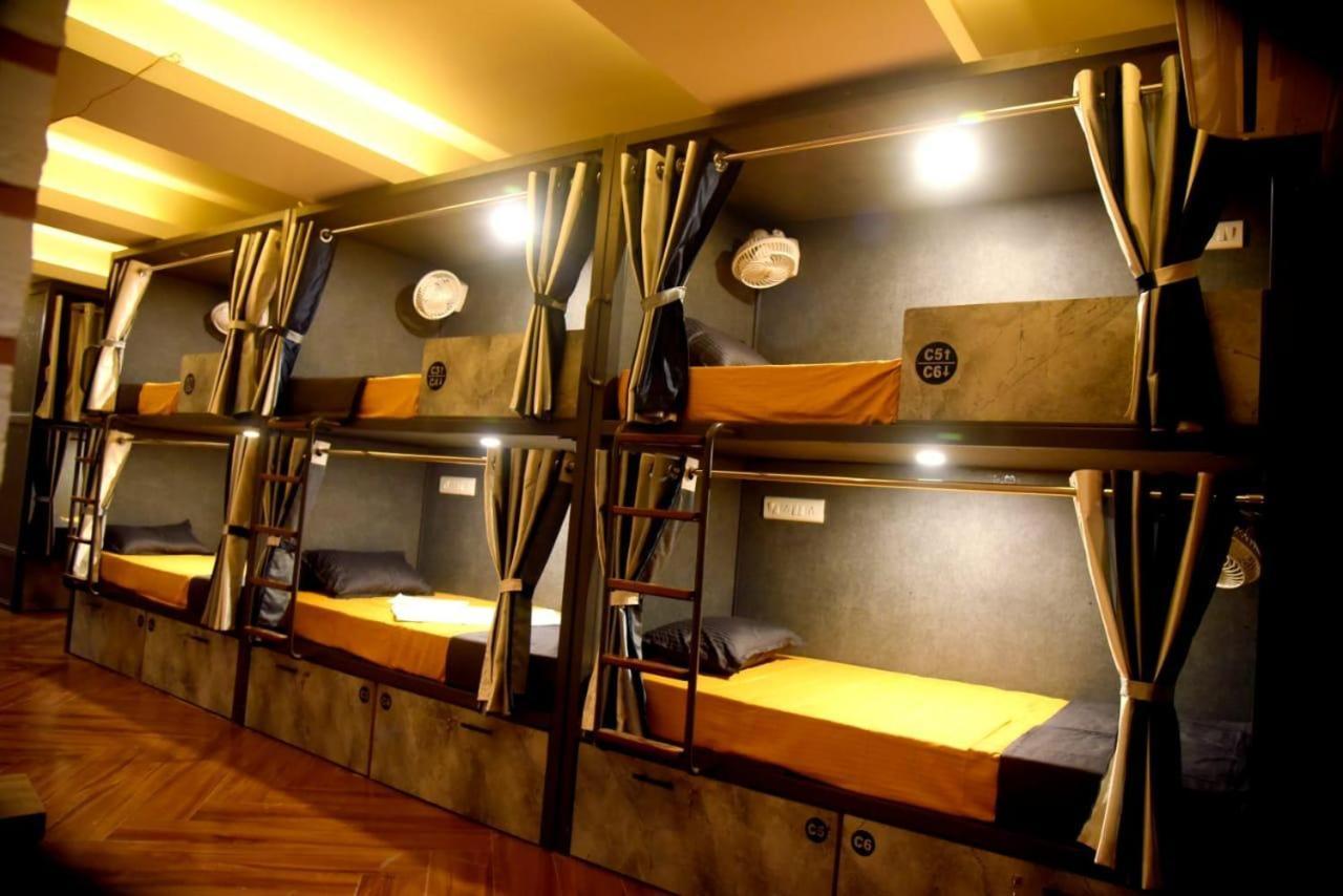 Hostel Charyana Lady Dorms Ahmadábád Exteriér fotografie