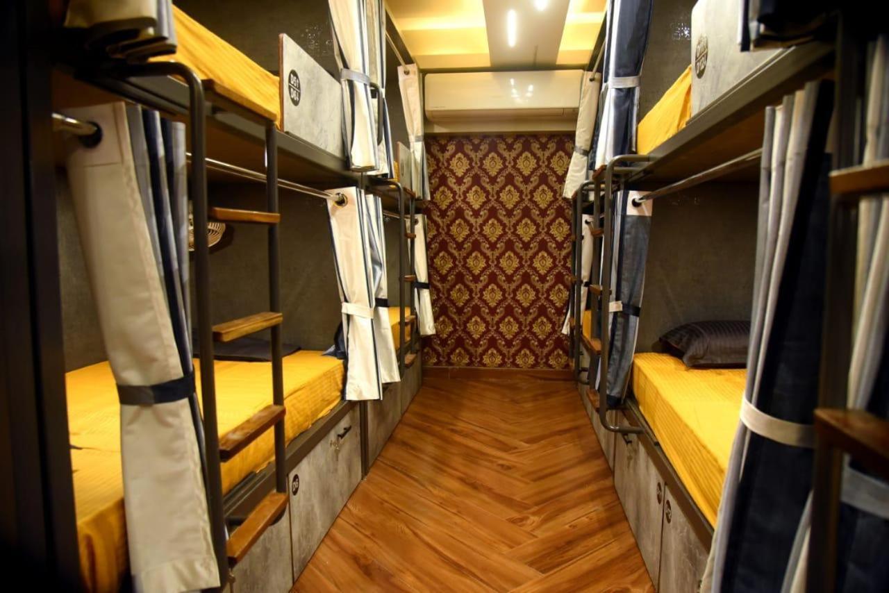 Hostel Charyana Lady Dorms Ahmadábád Exteriér fotografie